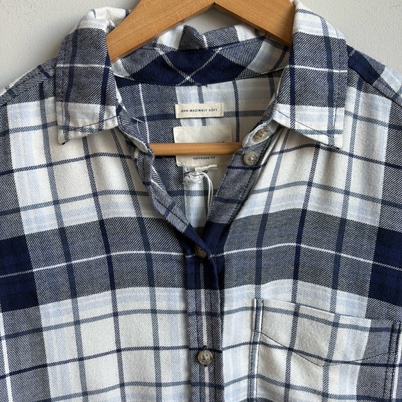American Eagle Plaid Flannel Boyfriend Fit SMALL - Picture 2 of 3